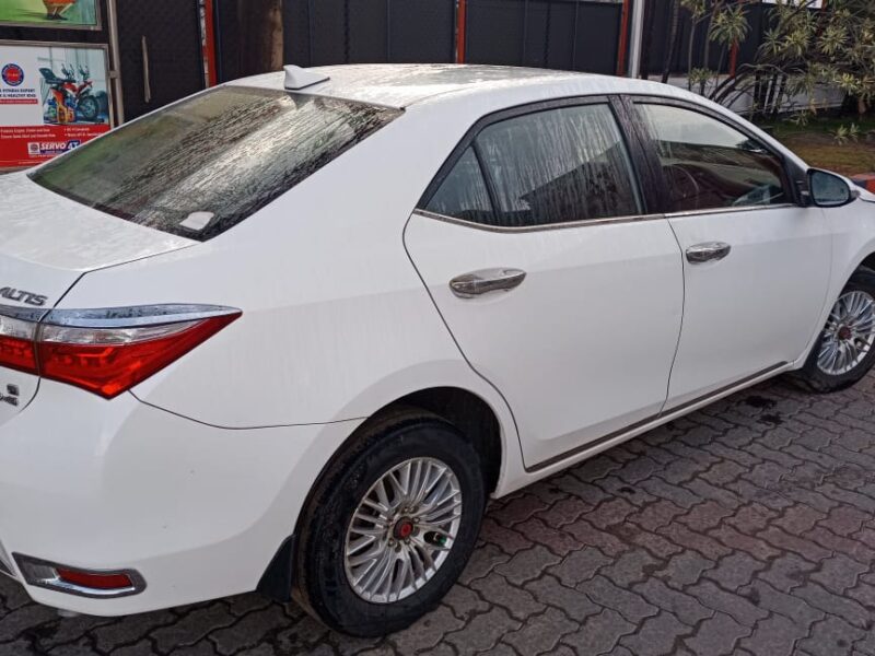 Vehicle for Sale: Toyota Corolla Altis (2015 Model)