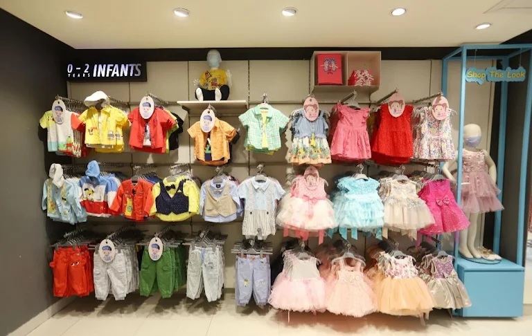 TRENDS Thamarassery: Reliance Retail Fashion Store at Kanjirathingal Towers