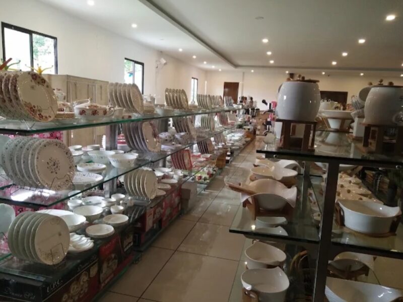 100 HOME FURNITURE AND INTERIORS: Premium Living in Thamarassery