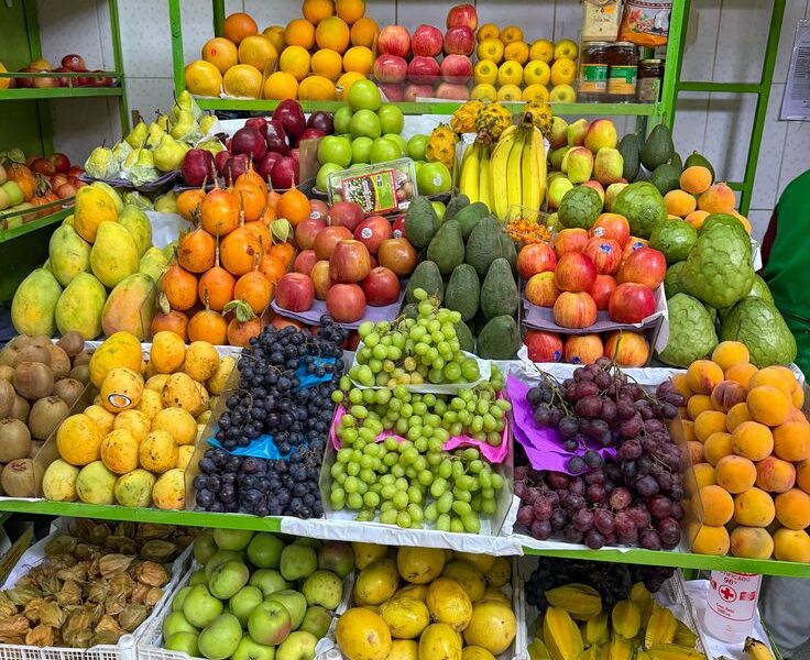 STAFF REQUIRED FOR FRUIT SHOP