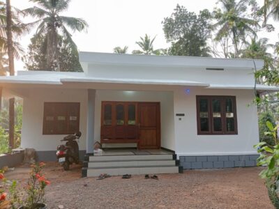 Property for Sale: 15 Cents Land & House near Puthuppadi