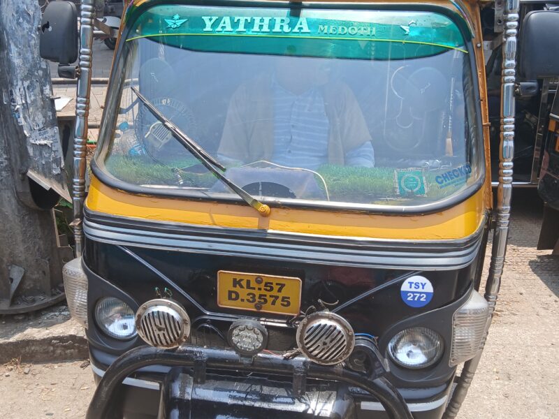 Yathra Auto: Reliable Transportation at Karadi Stand, Thamarassery