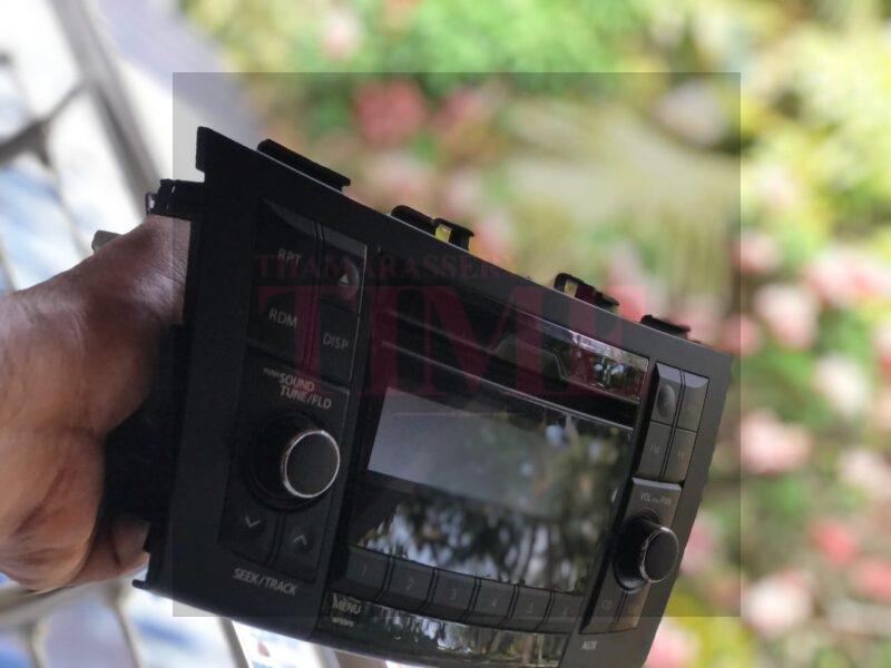 Car Accessories for Sale: Swift Type 2 OEM Stereo